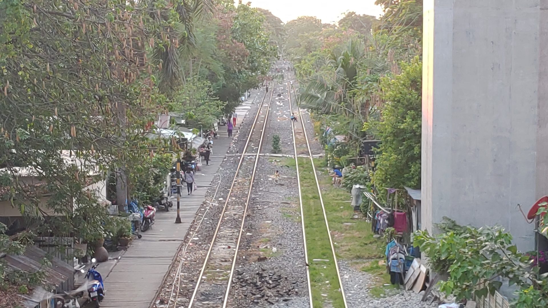 ハーモニカを配りたい。アジアの子どもに大量に配りたい。と思うこの頃なのであった。